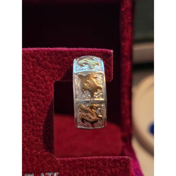 925 Sterling Silver Sea Turtle Motif Half Hoop Earrings - Picture 3 of 9